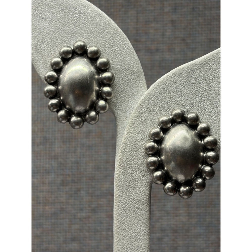 Vintage Mexico Domed Sterling Silver Beaded Edge Oval Screw Back Ear Earrings